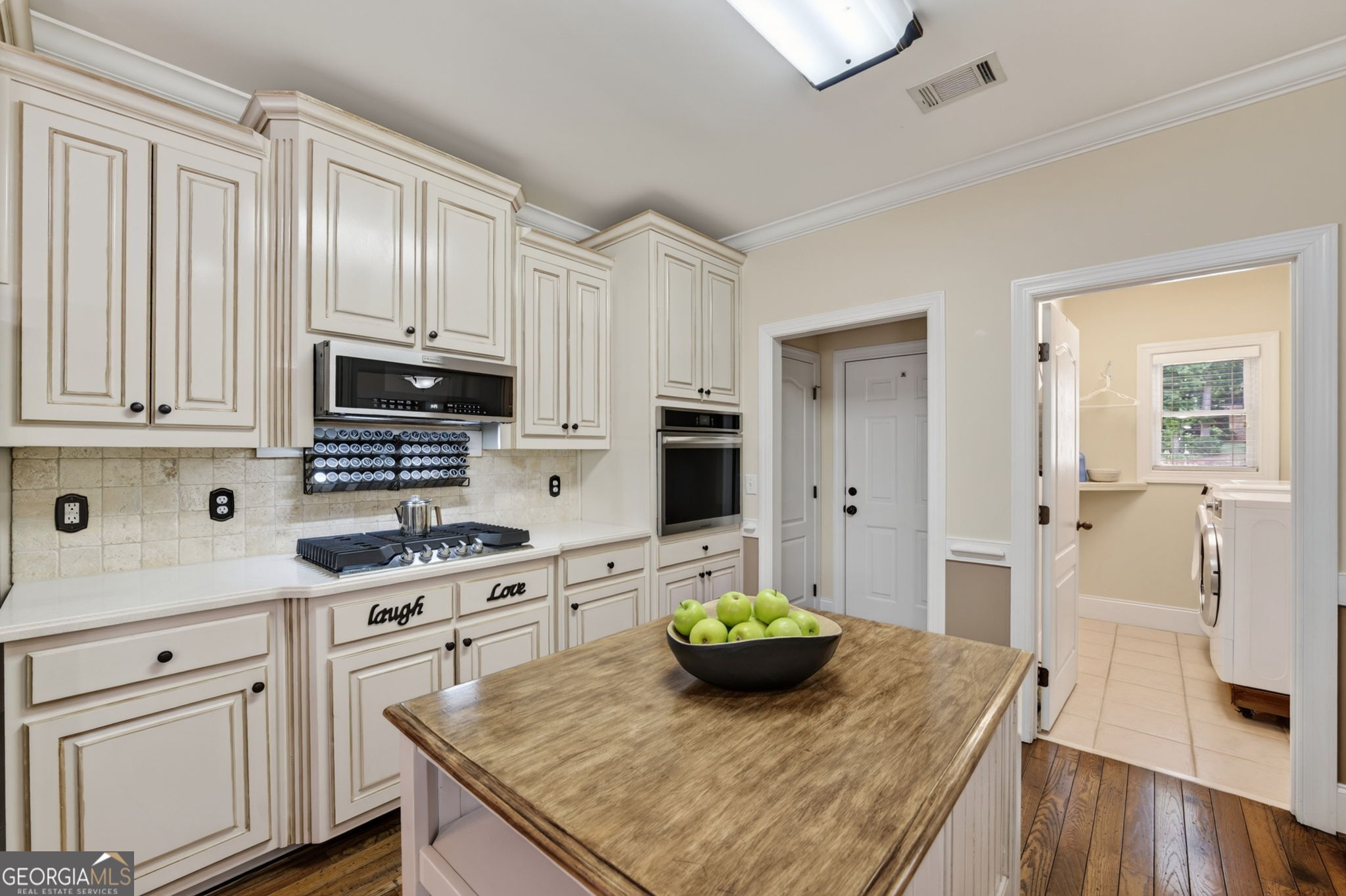 825 Harvest Lane Property Photo 10