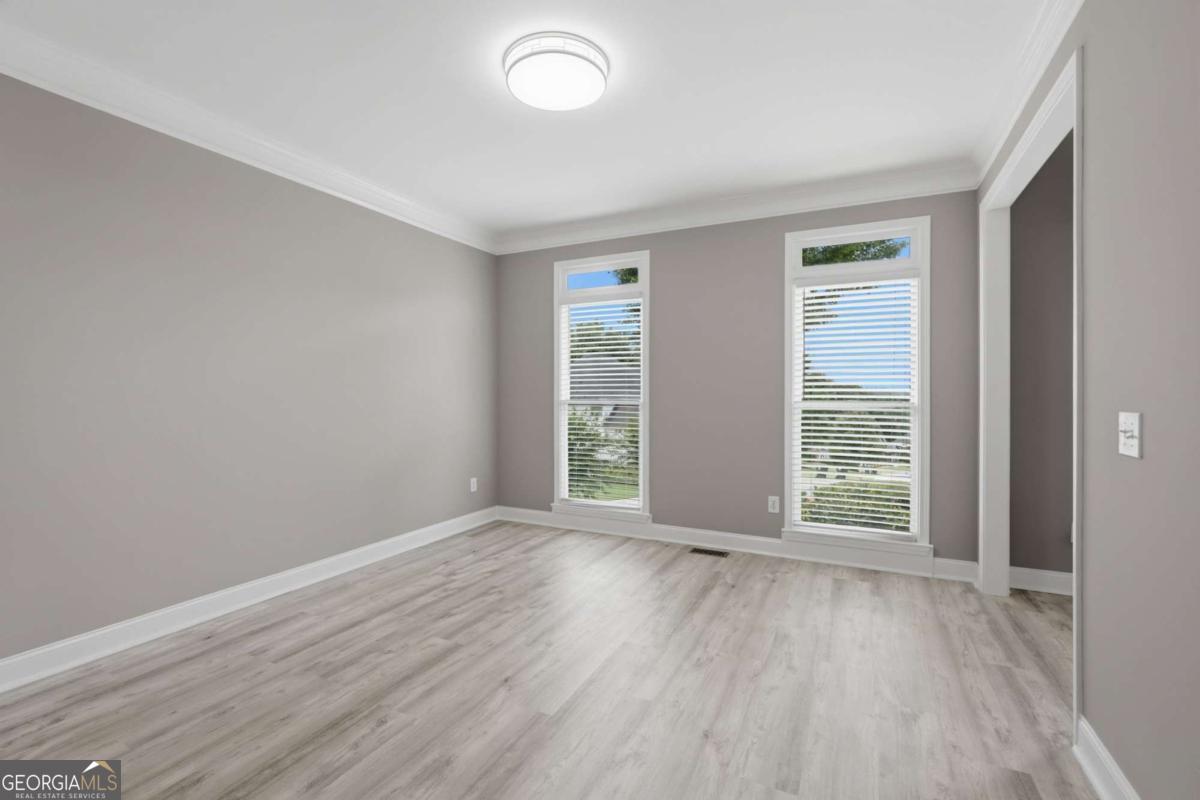 4305 Ashworth Drive Property Photo 13