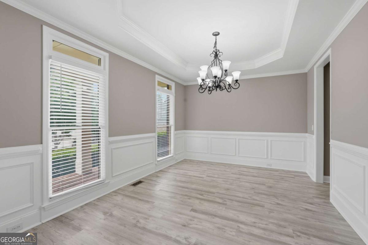 4305 Ashworth Drive Property Photo 15