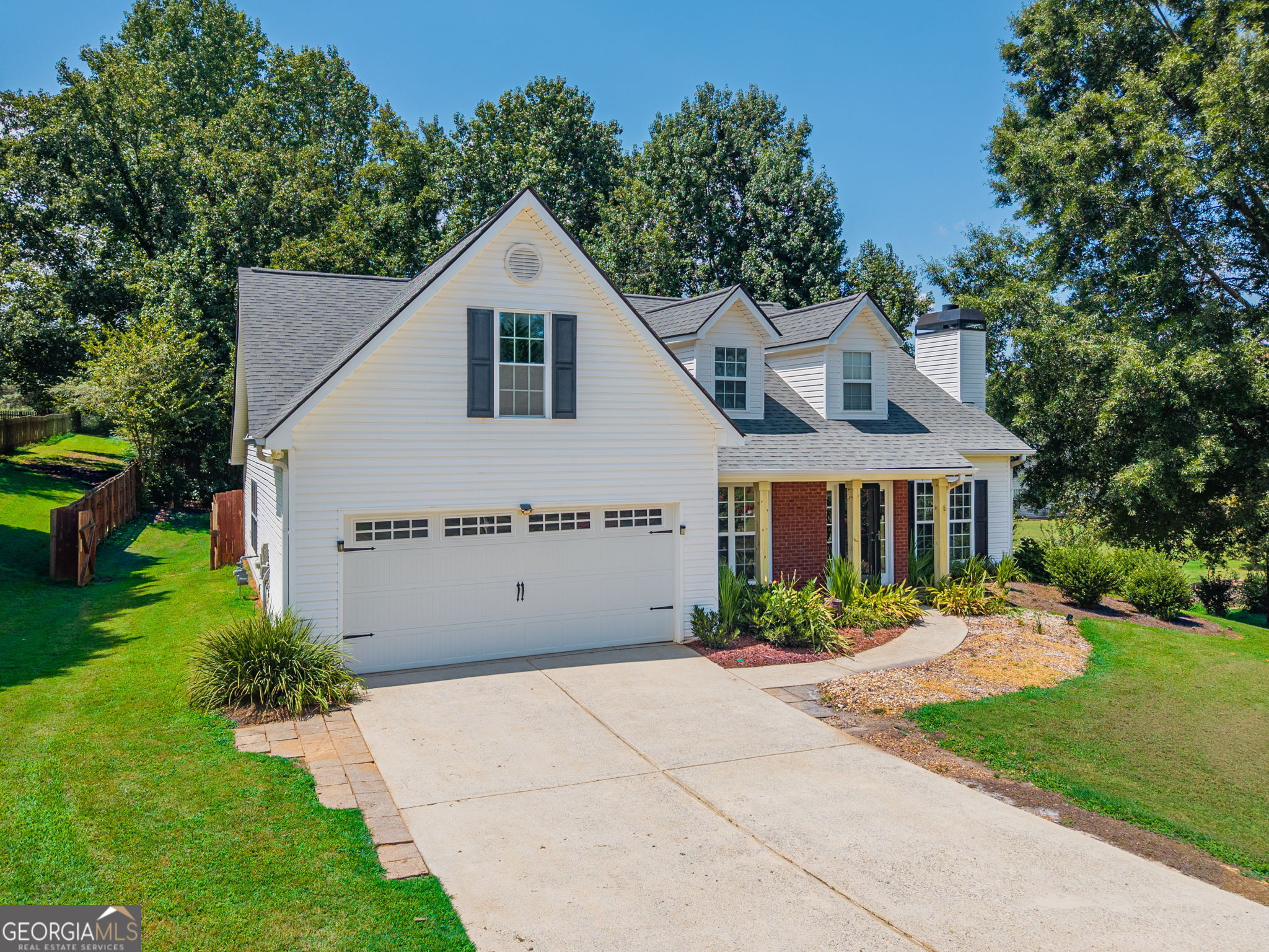 6078 Hillsdale Circle Property Photo 2