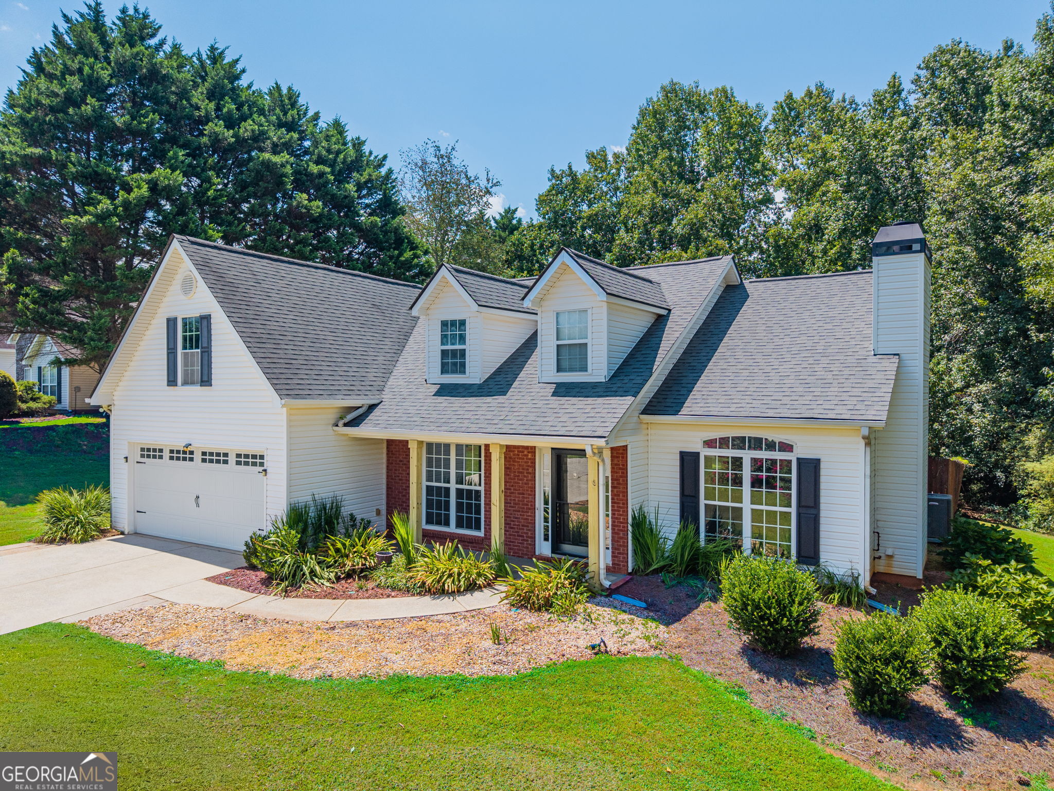 6078 Hillsdale Circle Property Photo 3