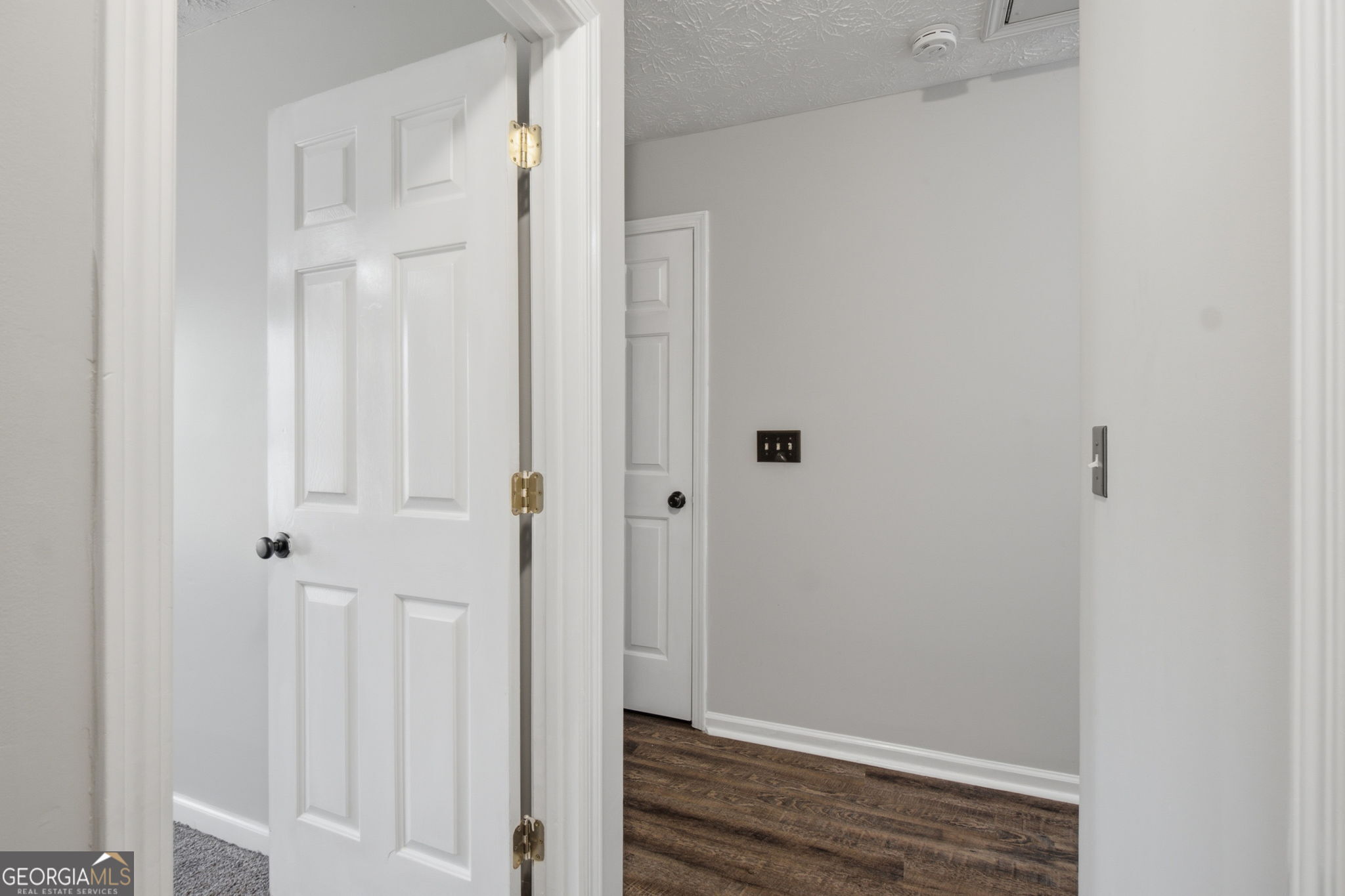 6078 Hillsdale Circle Property Photo 18