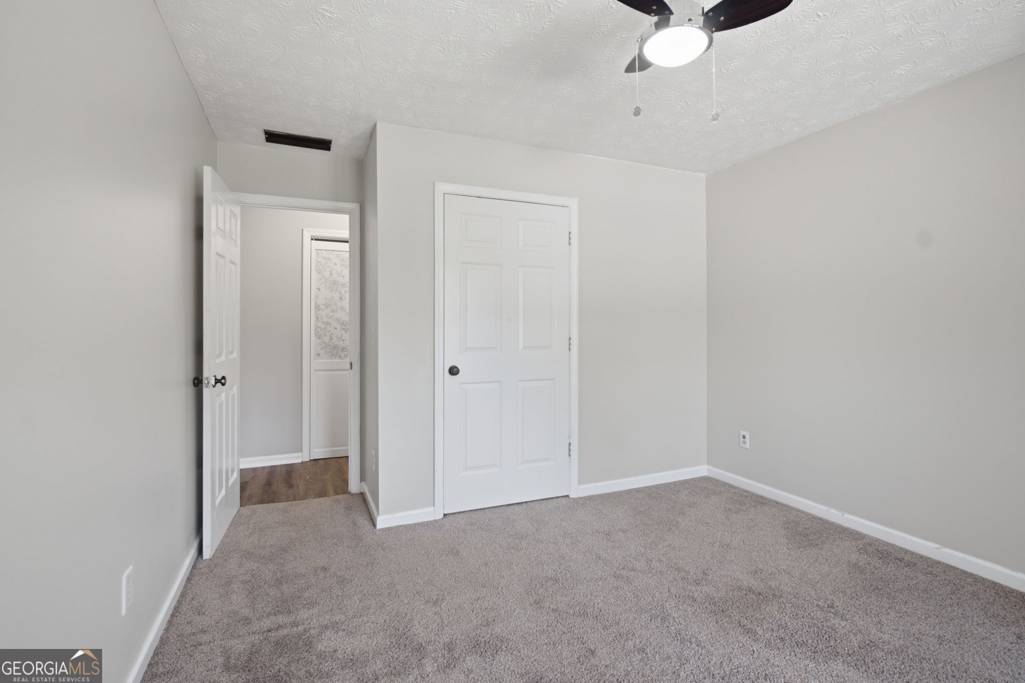 6078 Hillsdale Circle Property Photo 20