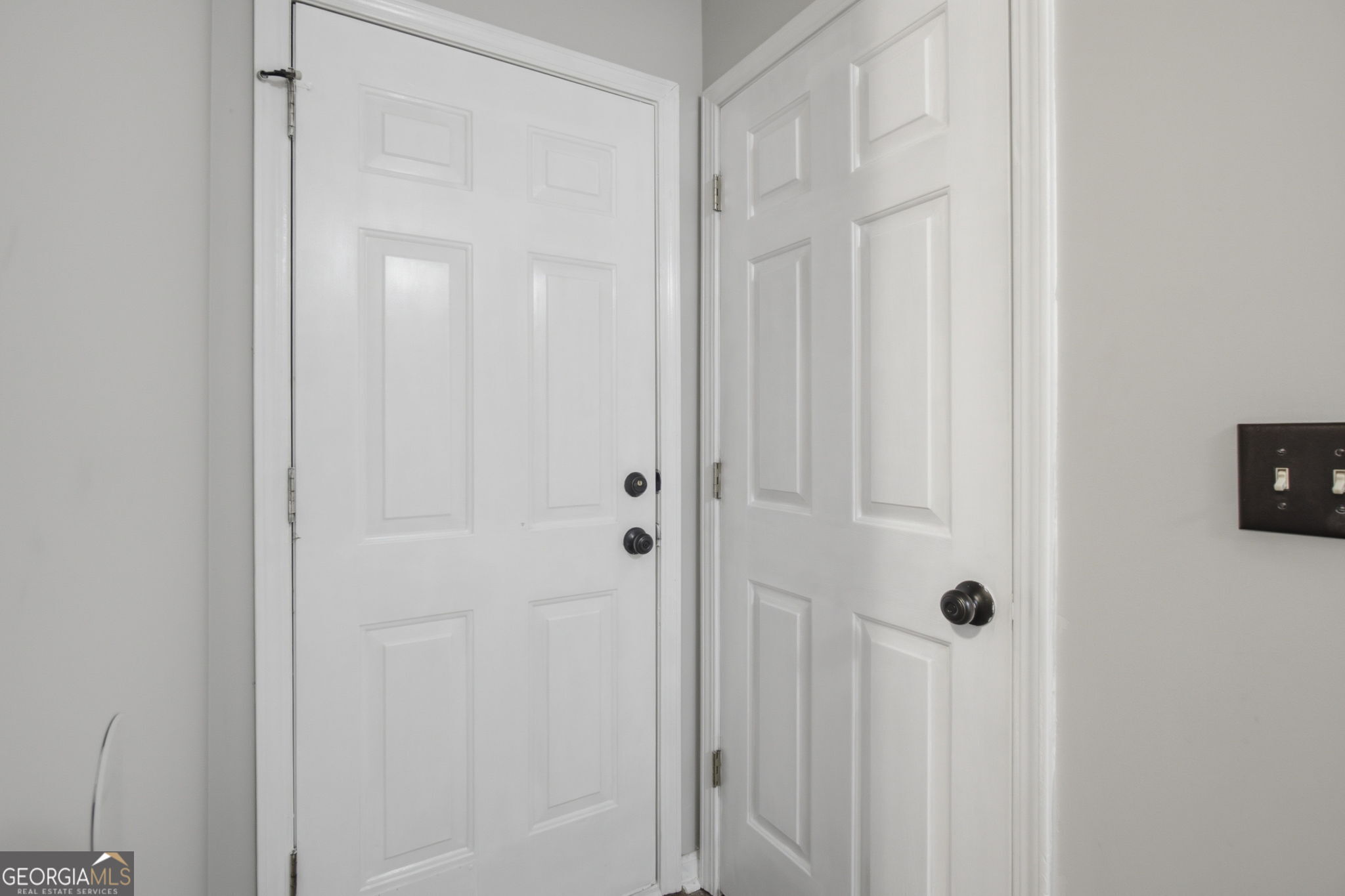 6078 Hillsdale Circle Property Photo 21