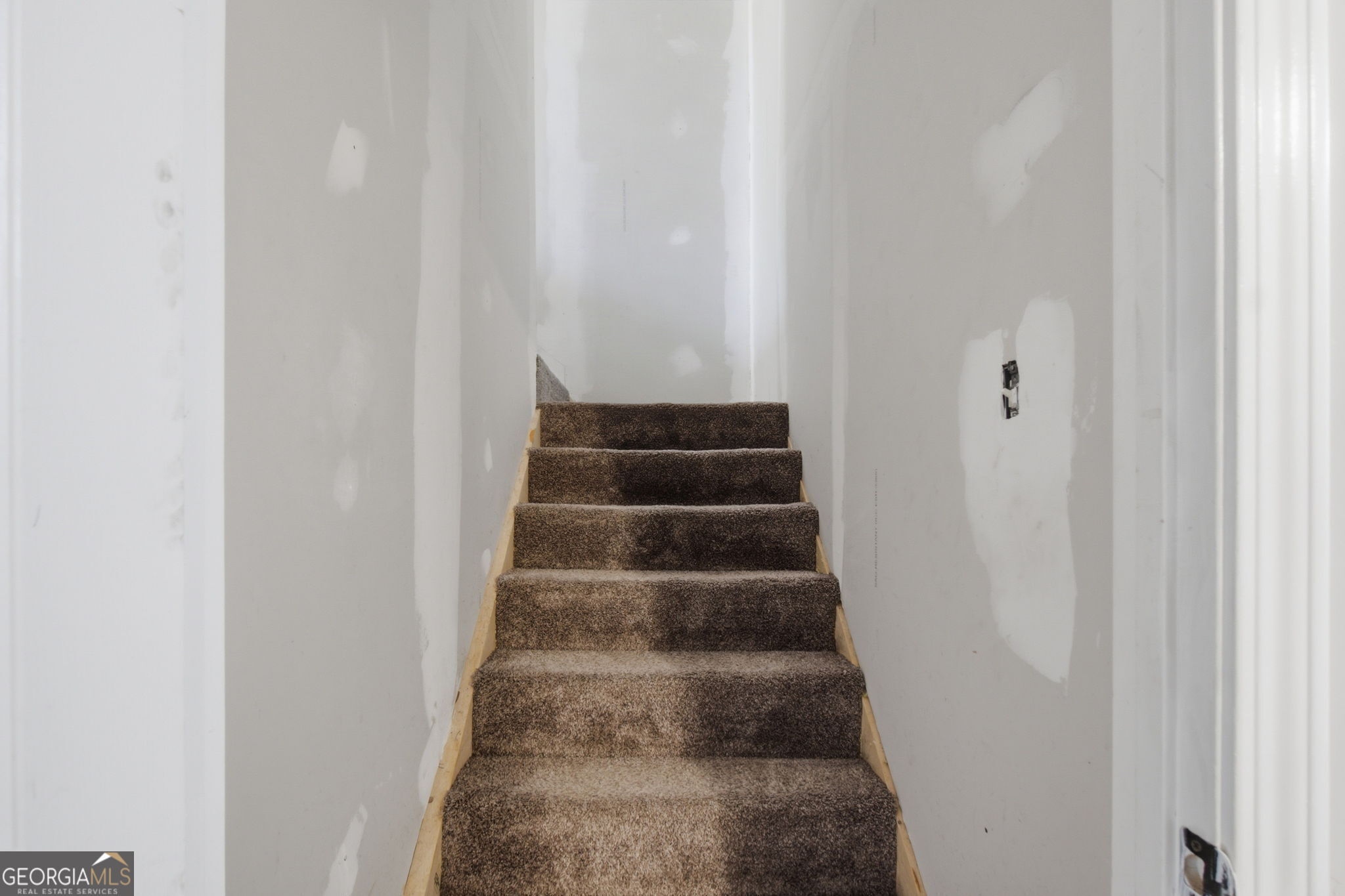 6078 Hillsdale Circle Property Photo 23