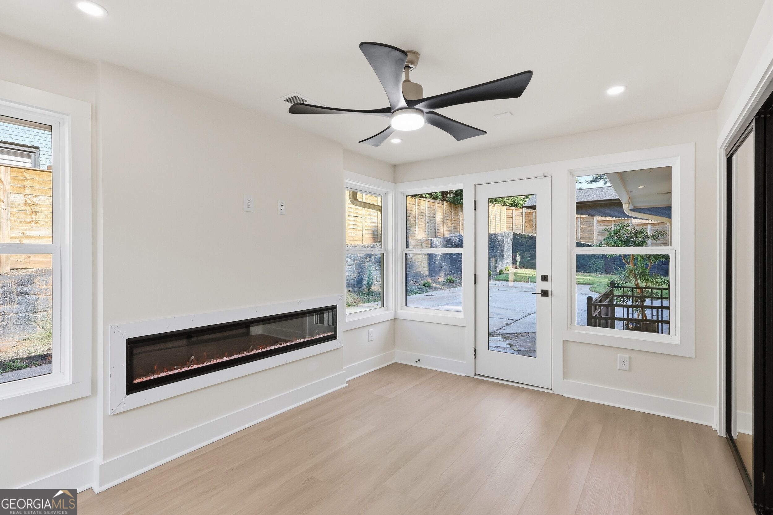 1447 Skyhaven Road Se Property Photo 8
