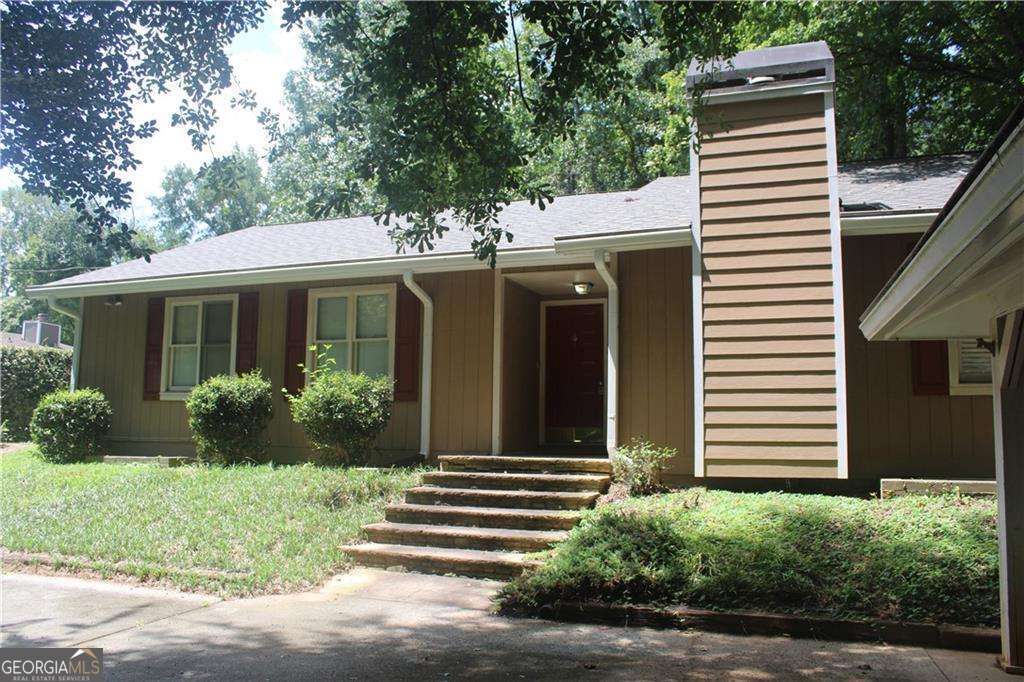 5438 Winters Chapel Road Property Photo 1