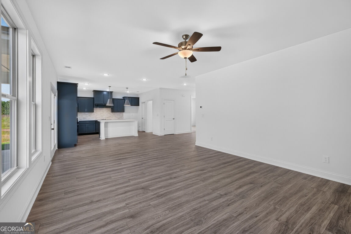 982 Homepark Circle Property Photo 10