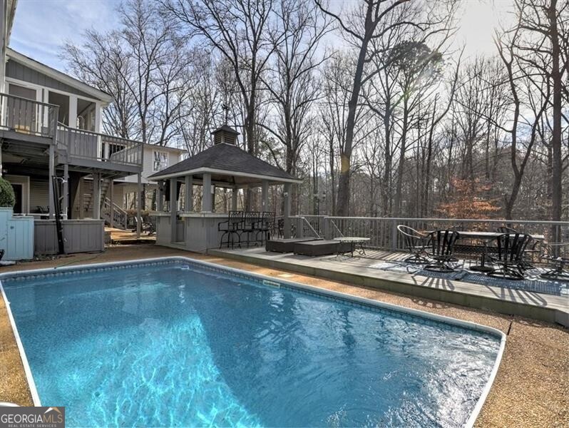 3932 Shoemaker Court Property Photo 4