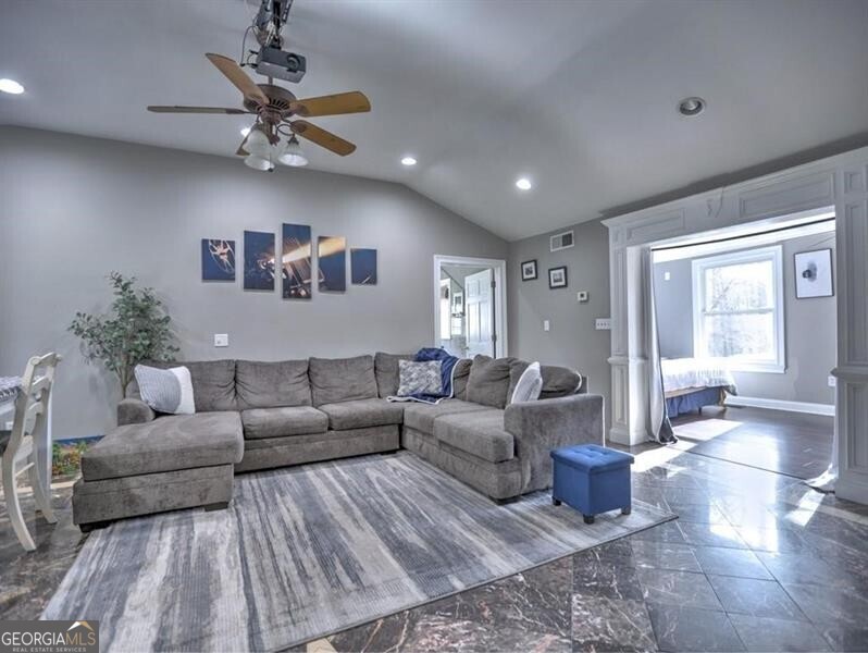 3932 Shoemaker Court Property Photo 6