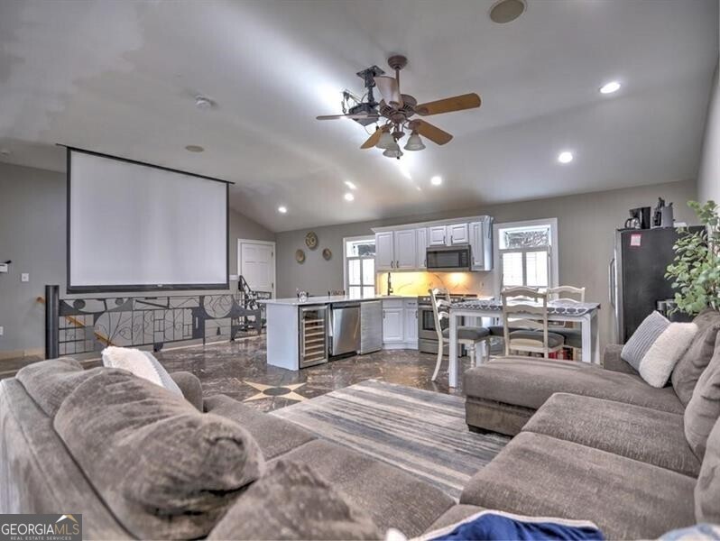 3932 Shoemaker Court Property Photo 7