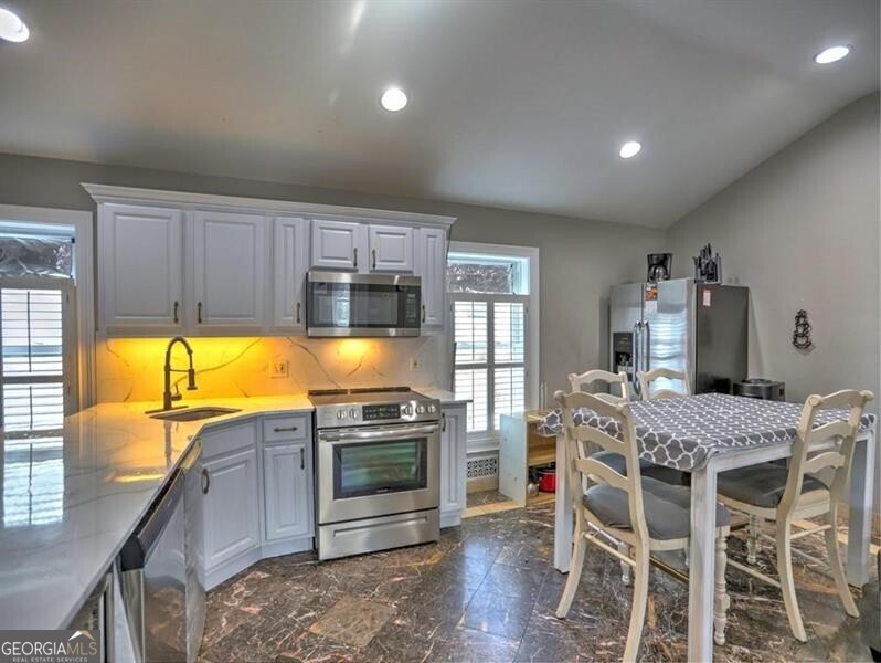 3932 Shoemaker Court Property Photo 13