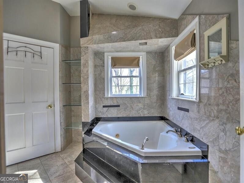 3932 Shoemaker Court Property Photo 17
