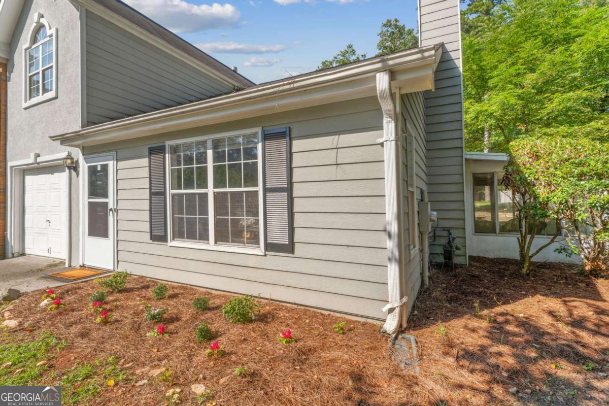 1047 Kennesborough Road Nw Property Photo 2