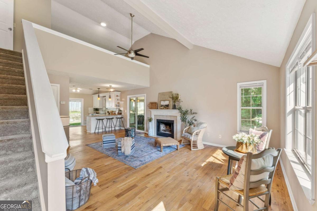 1047 Kennesborough Road Nw Property Photo 3