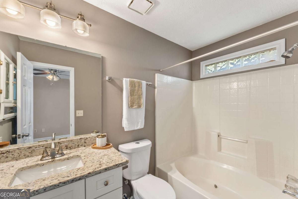 1047 Kennesborough Road Nw Property Photo 11