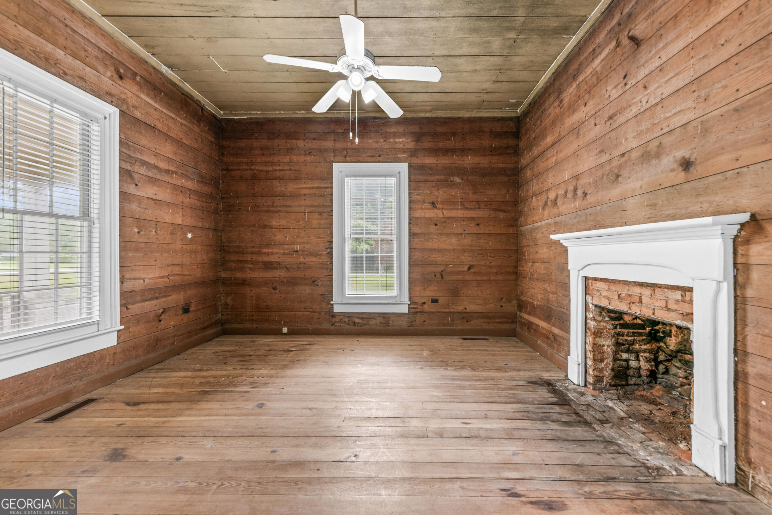 1047 Dixie Road Property Photo 9