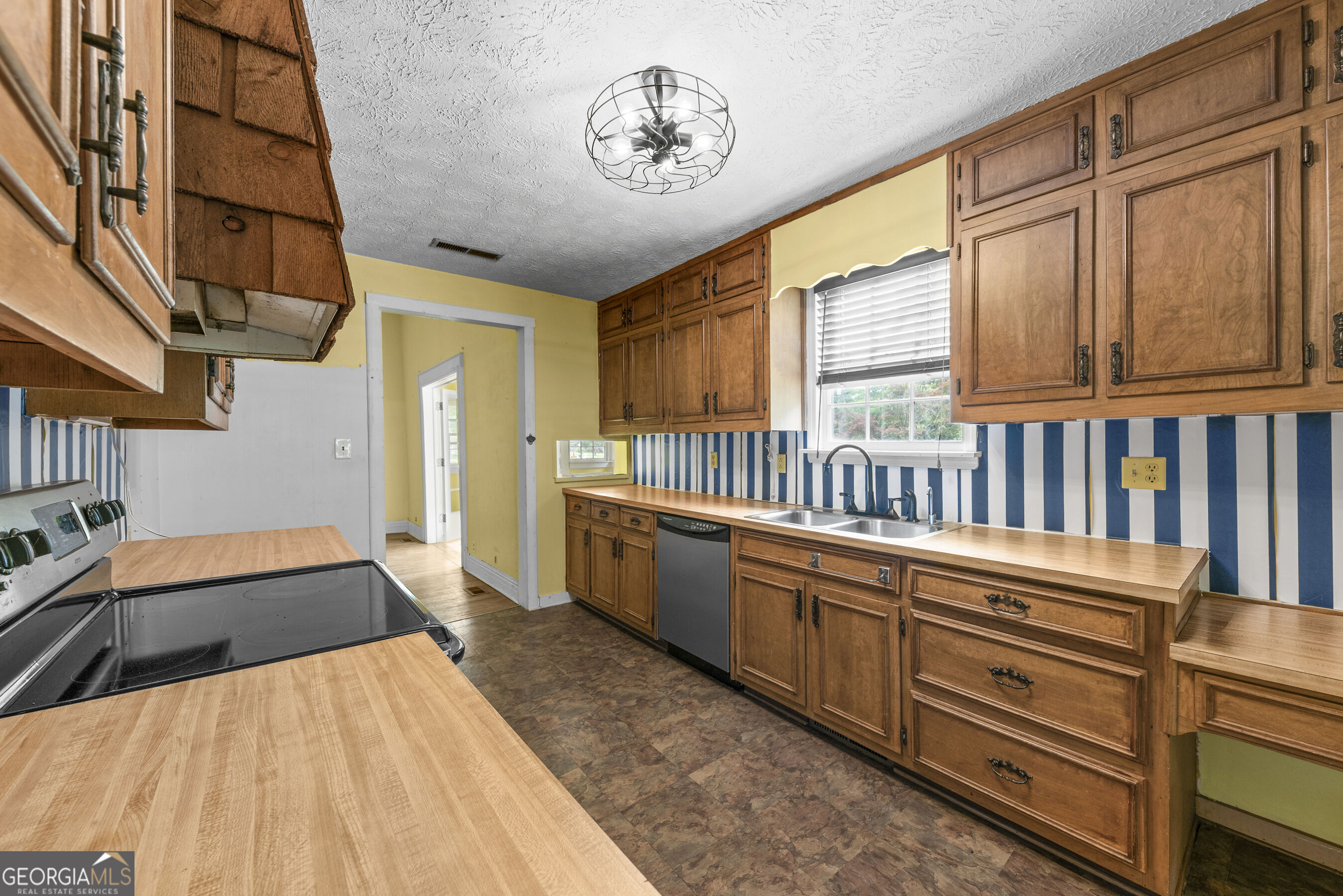 1047 Dixie Road Property Photo 28