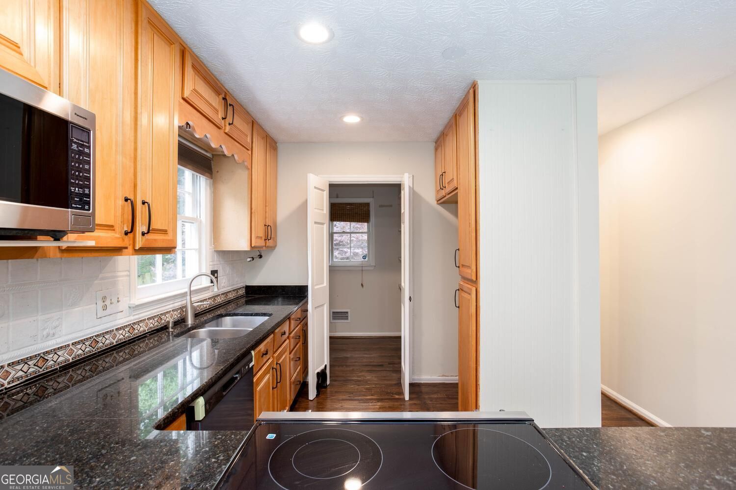 4817 Ridgewood Creek Drive Property Photo 12