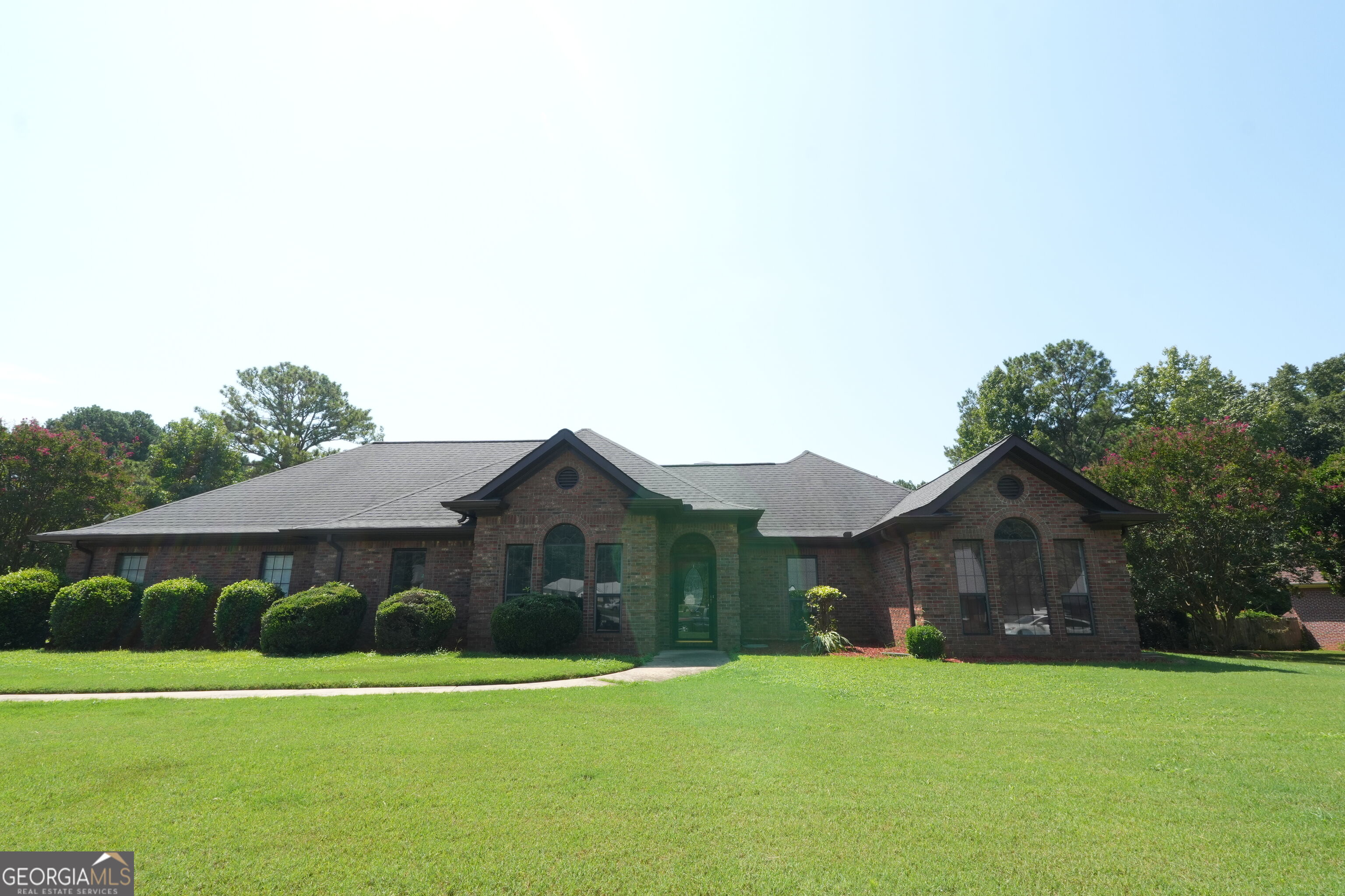 1041 Forest Hills Drive Se Property Photo 1