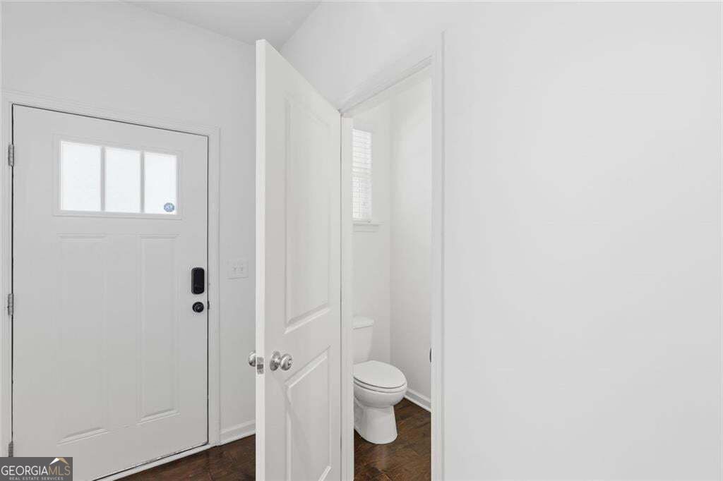 586 Morrow Lane Sw Property Photo 4