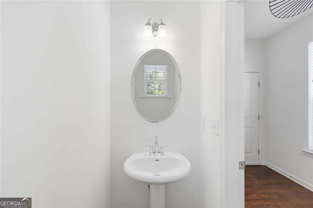 586 Morrow Lane Sw Property Photo 5