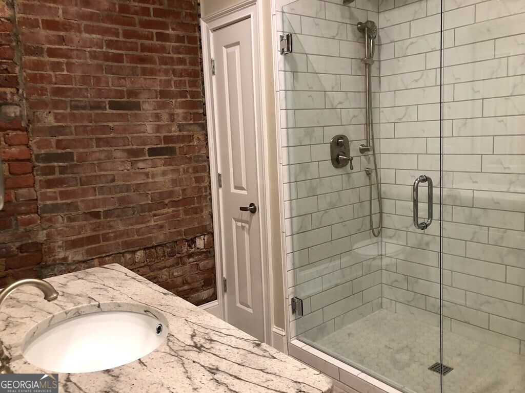 119 W Jackson Street # B Property Photo 3