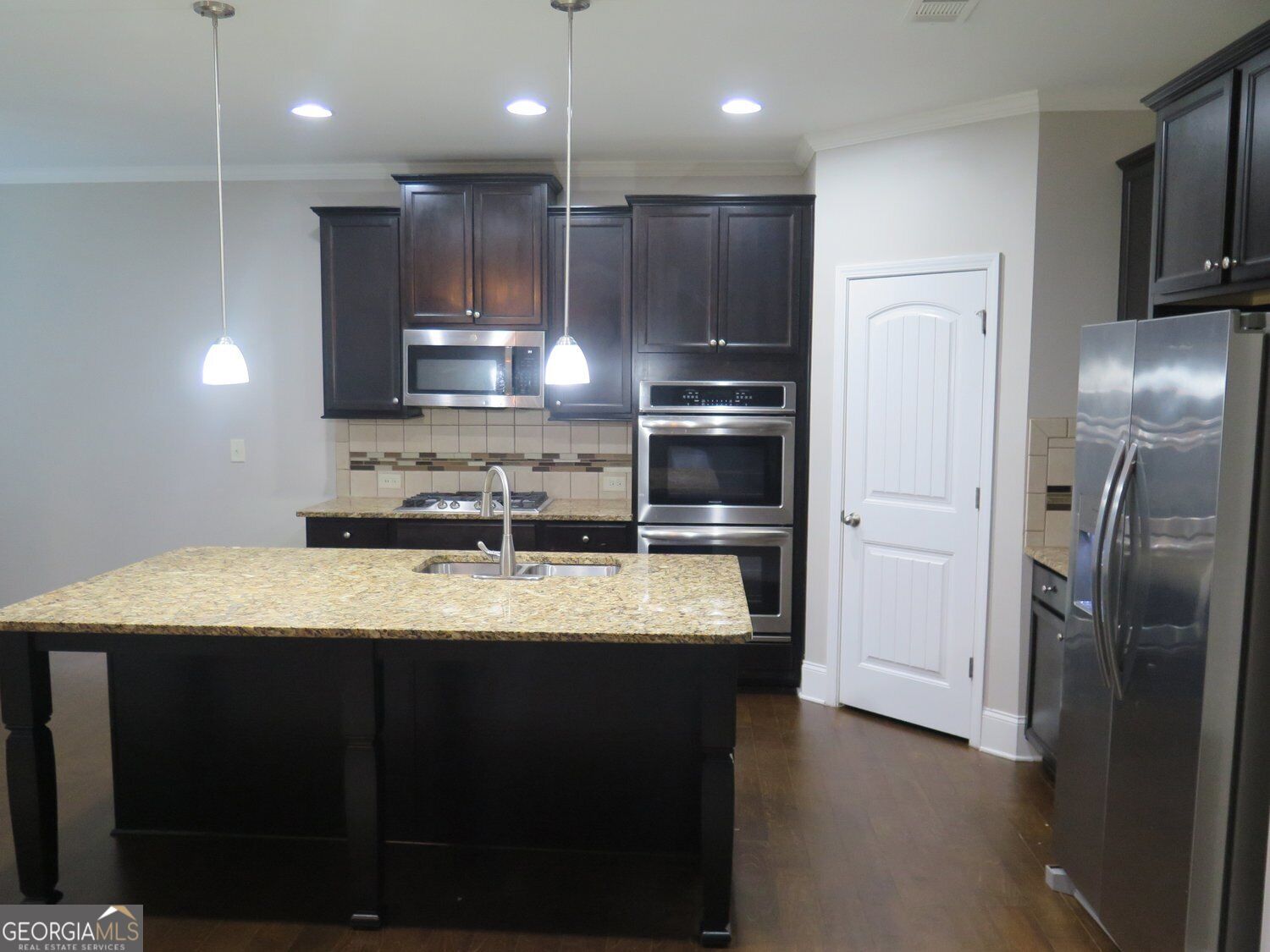 536 Wolf Pack Lane Property Photo 8