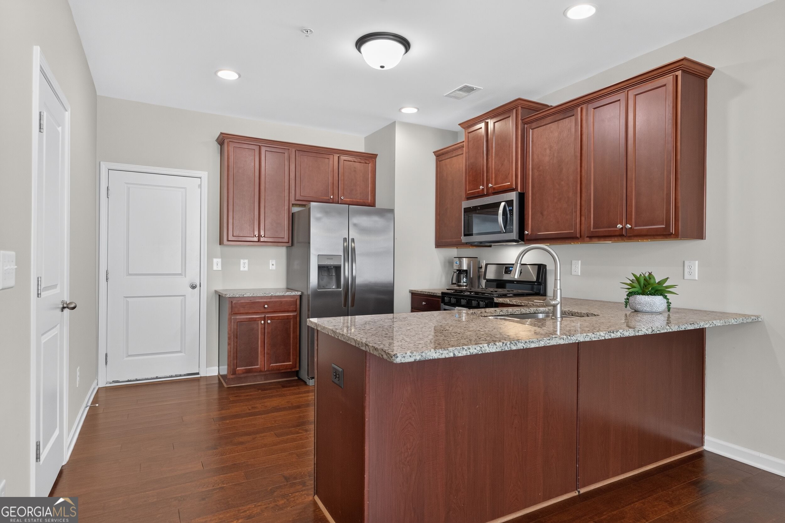 3383 Castleberry Village Circle # 150 Property Photo 5