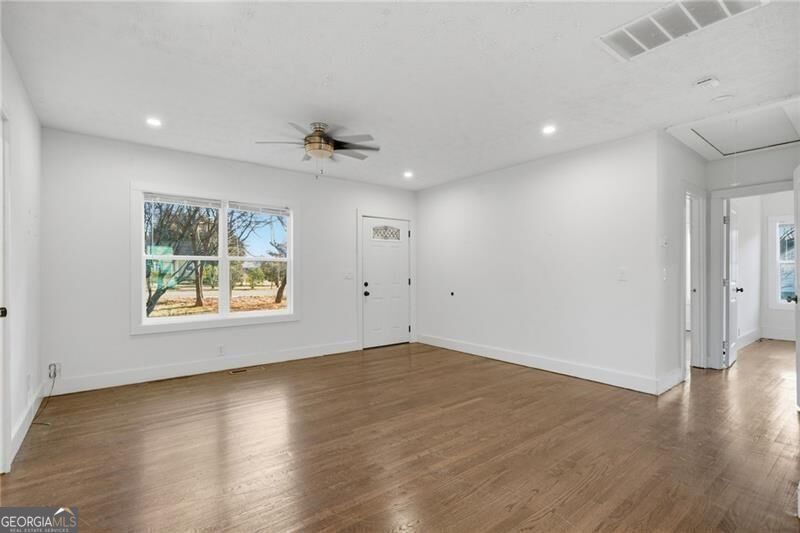303 Glen Iris Drive Property Photo 5