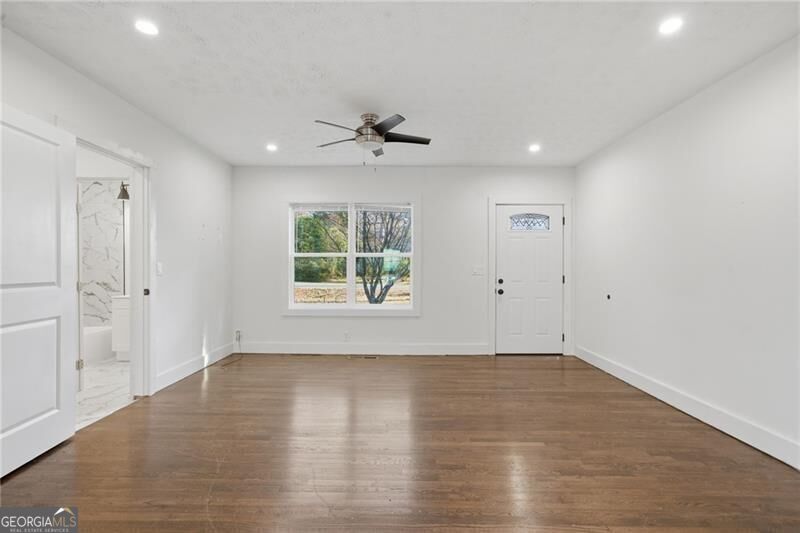 303 Glen Iris Drive Property Photo 9