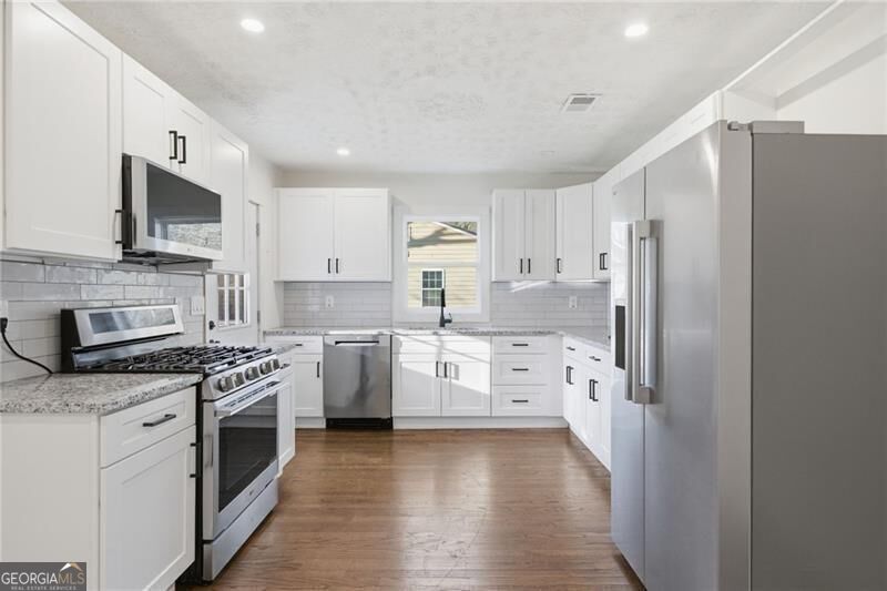 303 Glen Iris Drive Property Photo 12