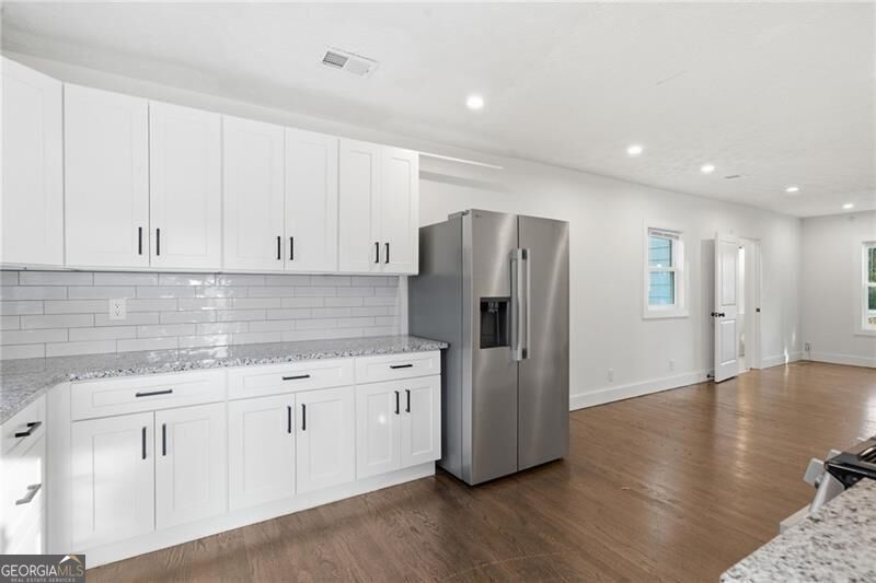 303 Glen Iris Drive Property Photo 15