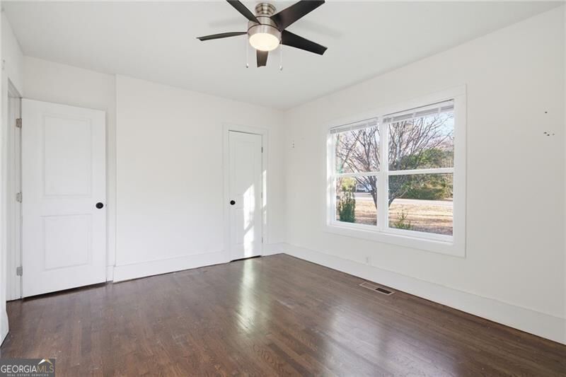 303 Glen Iris Drive Property Photo 24