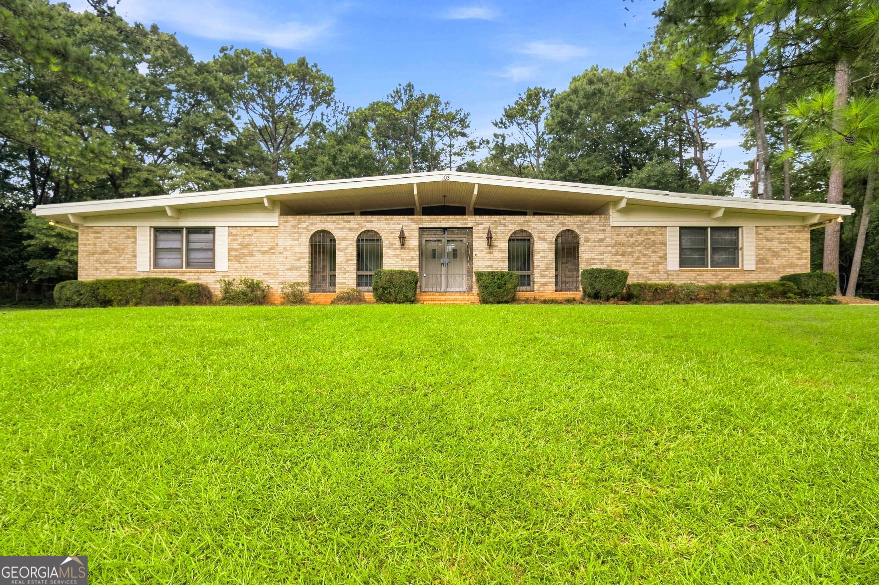 103 Club Court Property Photo 1