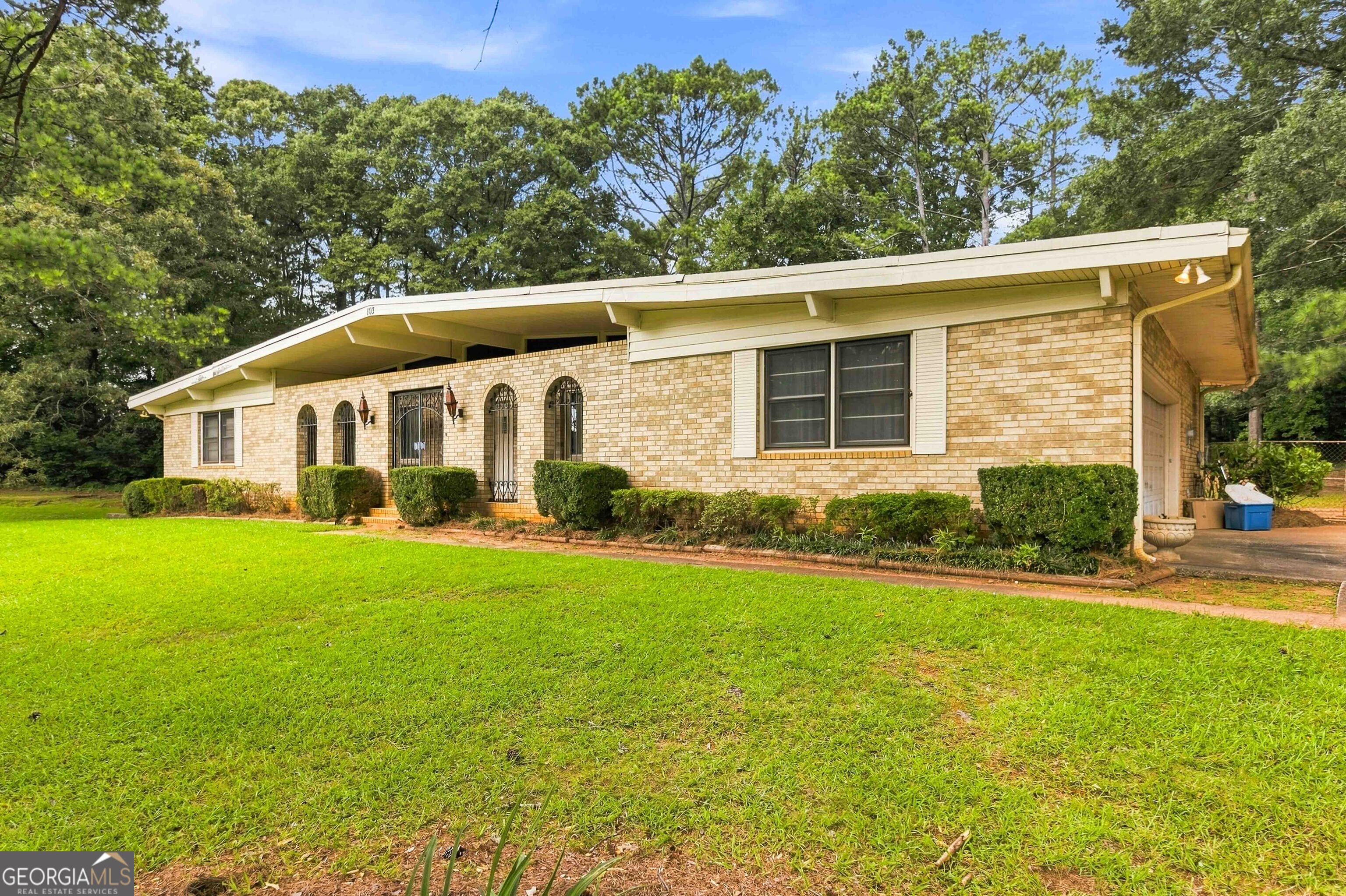 103 Club Court Property Photo 3