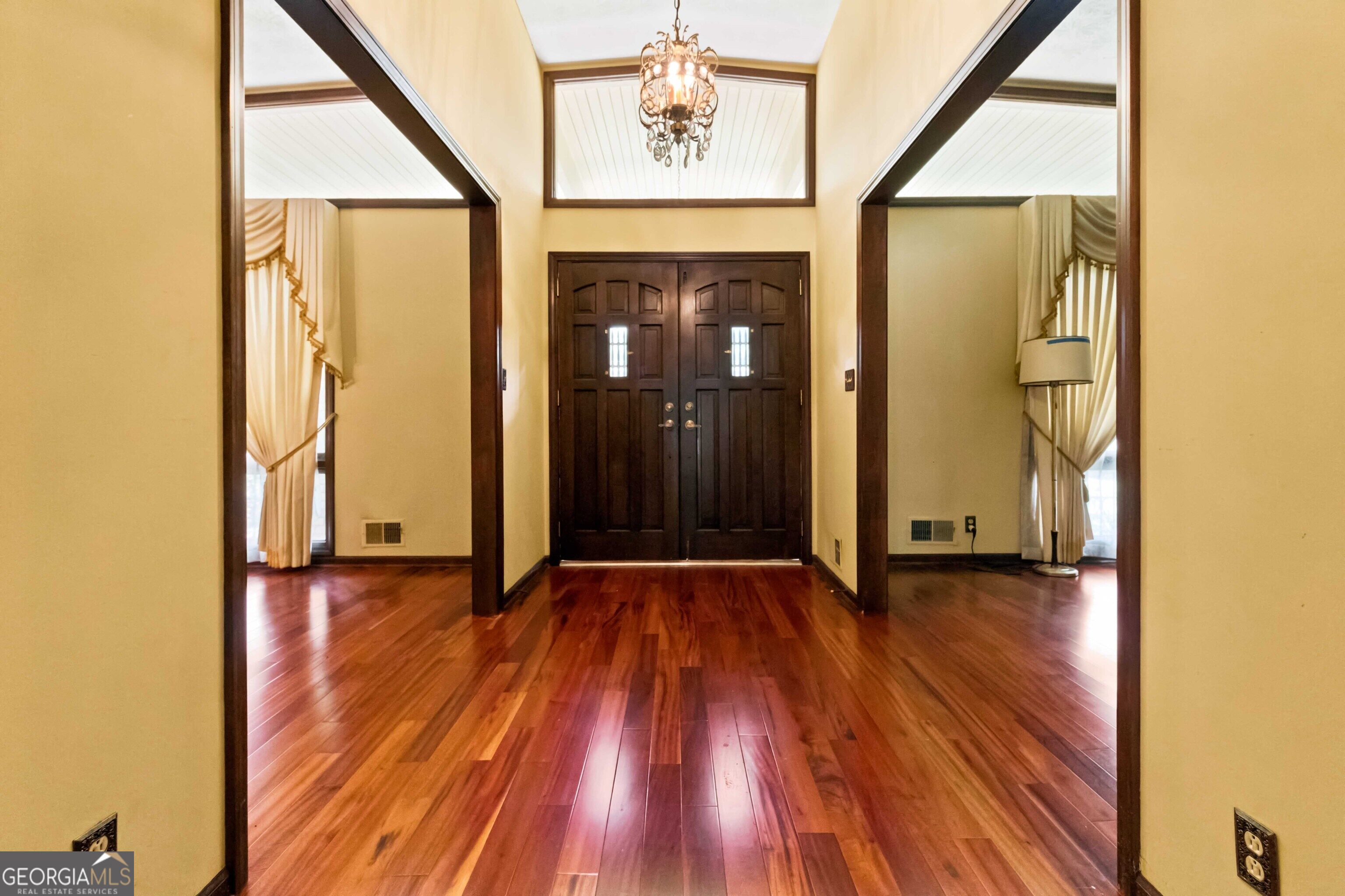 103 Club Court Property Photo 5