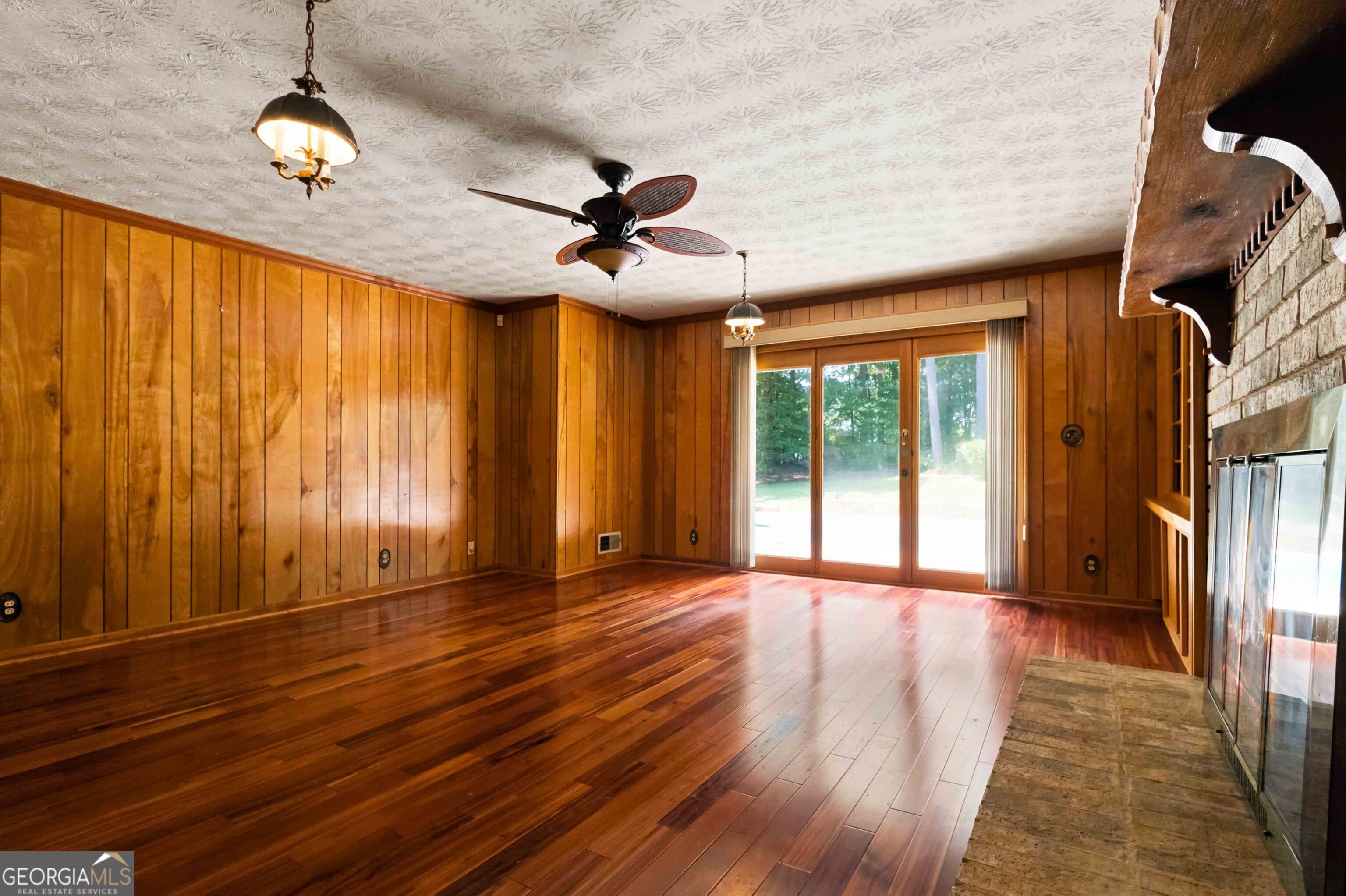 103 Club Court Property Photo 6
