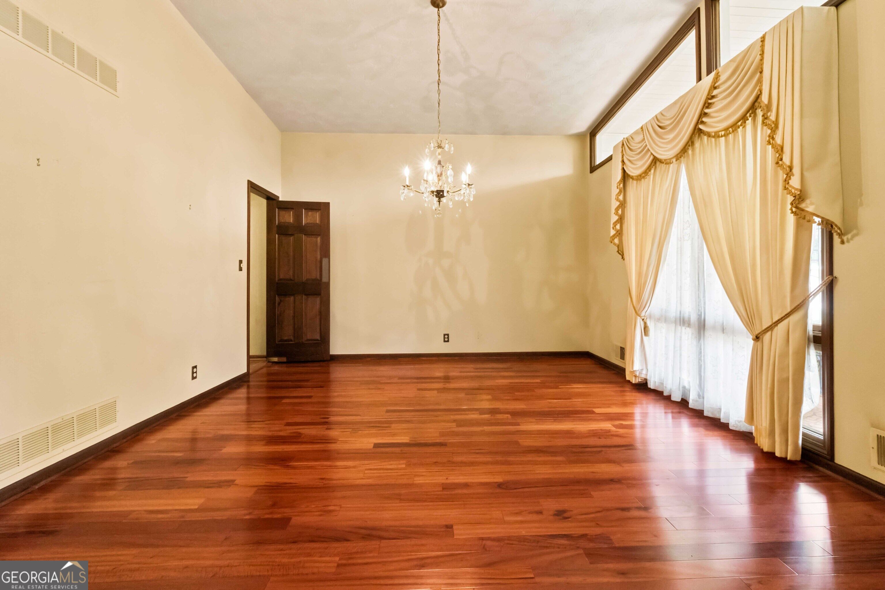 103 Club Court Property Photo 18