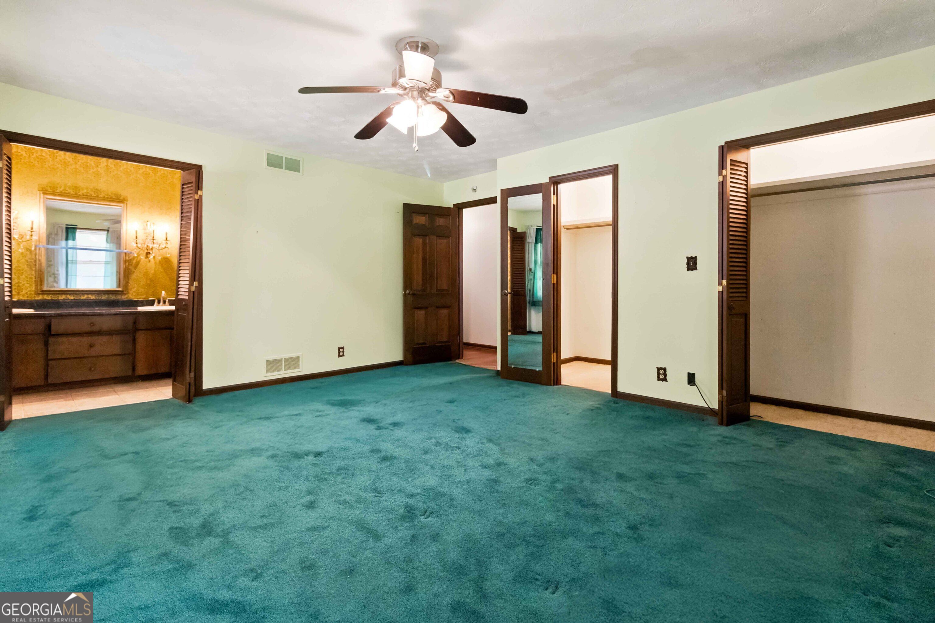 103 Club Court Property Photo 28