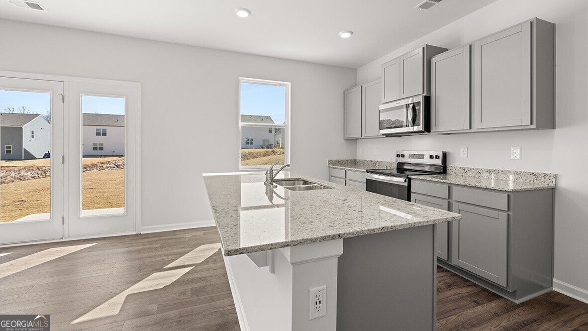 8169 Coldstream Drive Property Photo 6