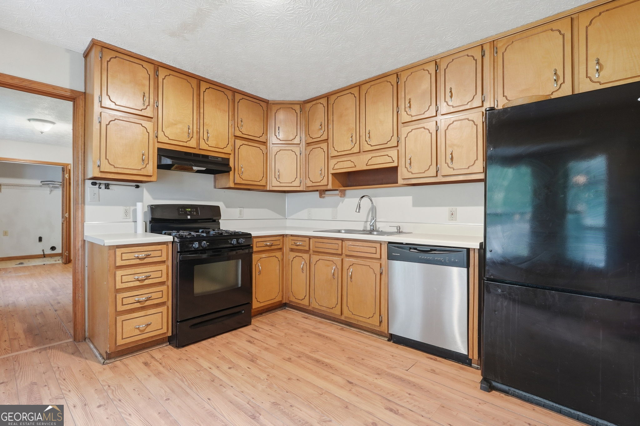 400 Mckenzie Avenue Property Photo 16