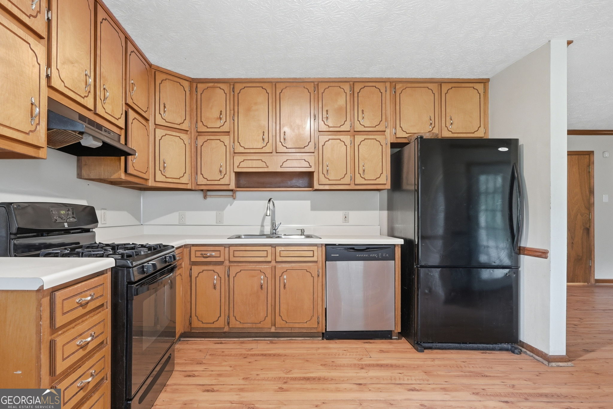 400 Mckenzie Avenue Property Photo 18