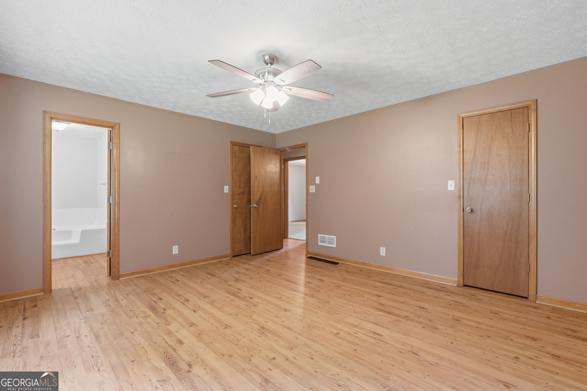 400 Mckenzie Avenue Property Photo 26