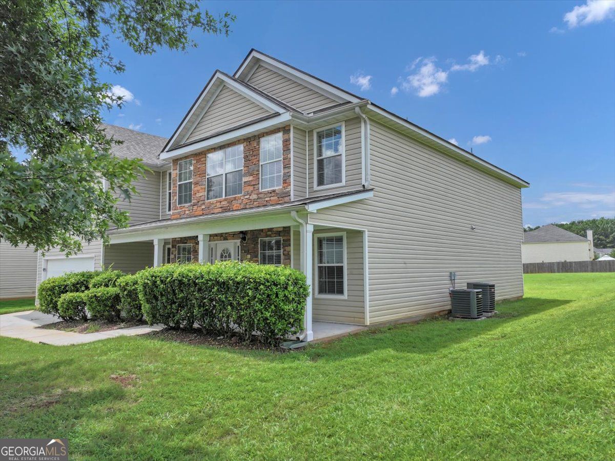 185 Arbor Lake Drive Property Photo 2