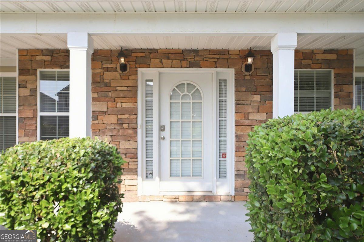 185 Arbor Lake Drive Property Photo 5