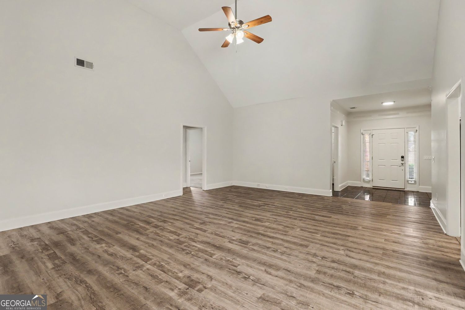17 Windermere Bend Nw Property Photo 6