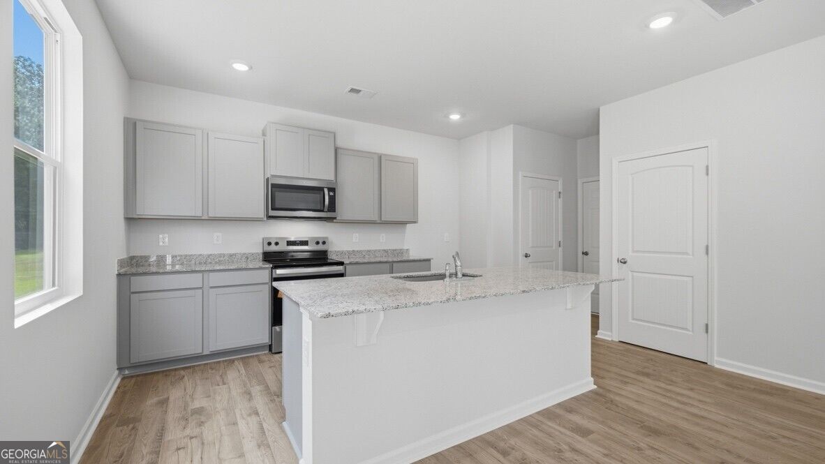 8172 Coldstream Drive Property Photo 8