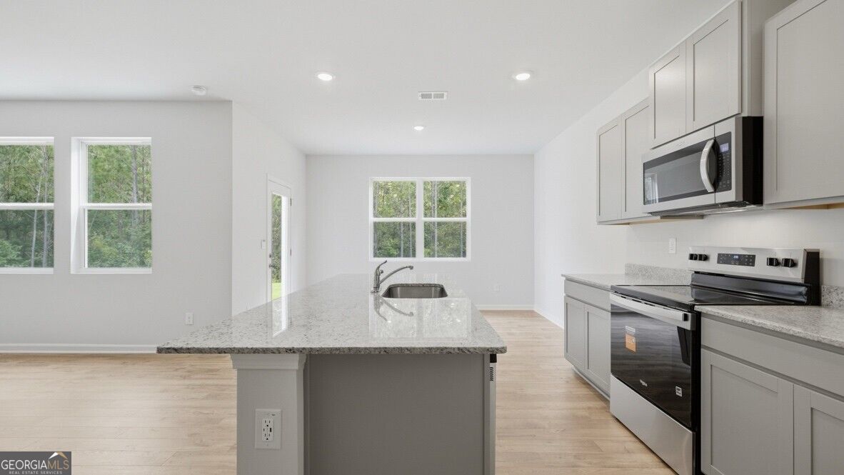 8170 Coldstream Drive Property Photo 8