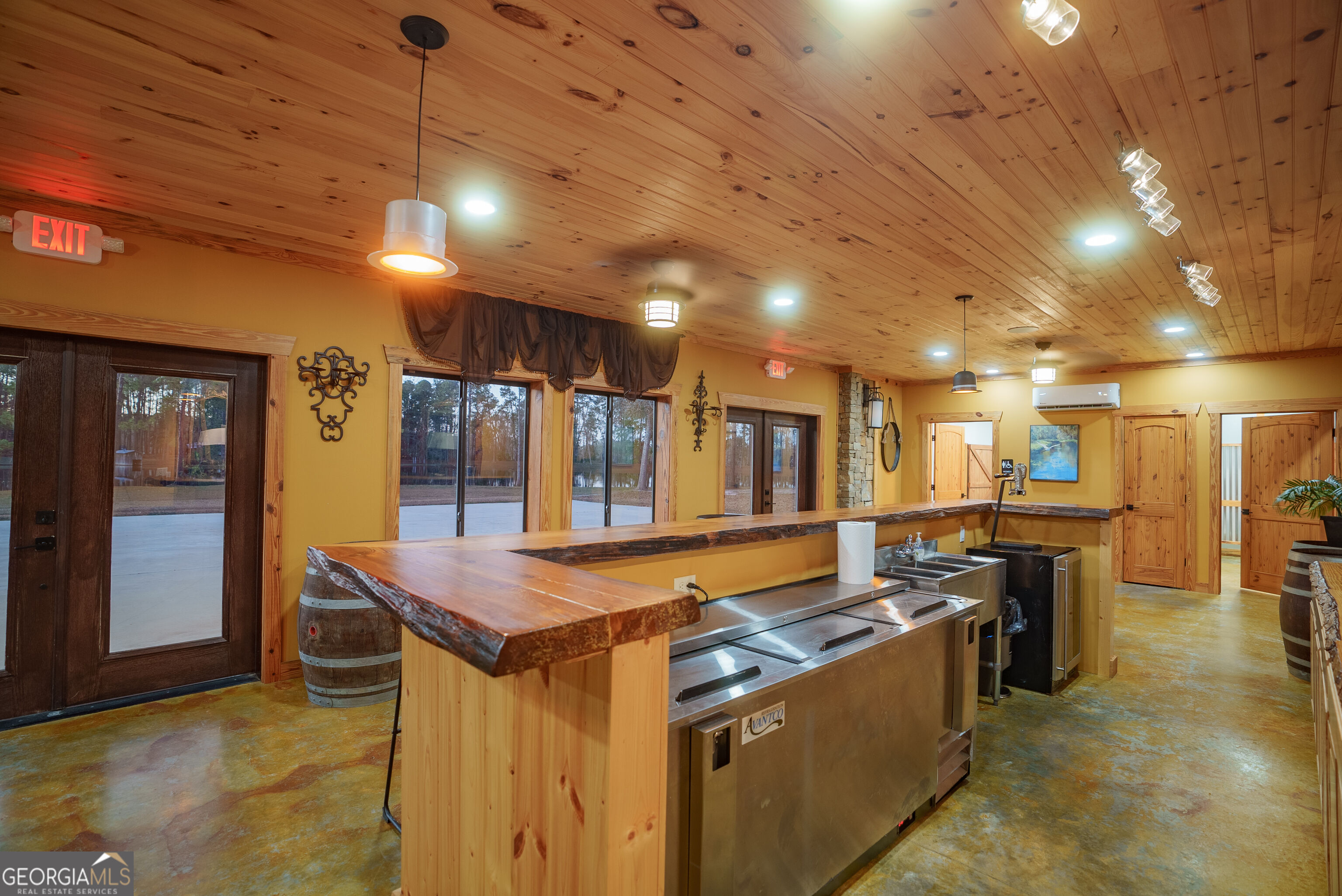 3817 Central Avenue Property Photo 14